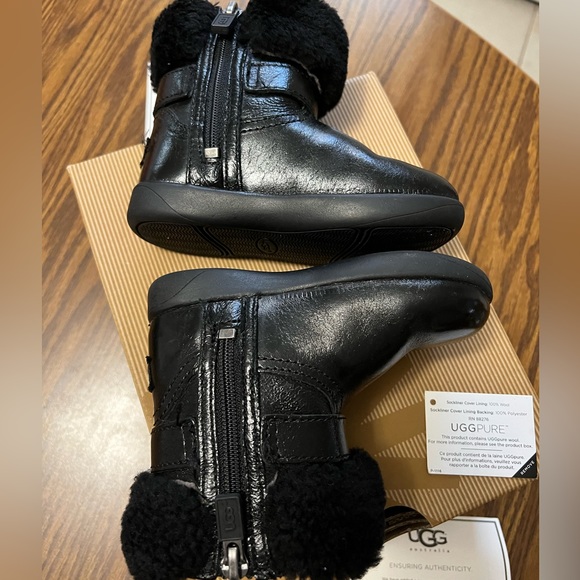 Like new! Ugg T Gemma toddler boot w/box - Picture 5 of 7